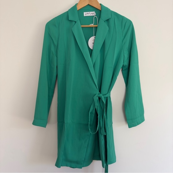 Petal & Pup Summit blazer dress in green New With Tags Size: XS - Picture 2 of 4
